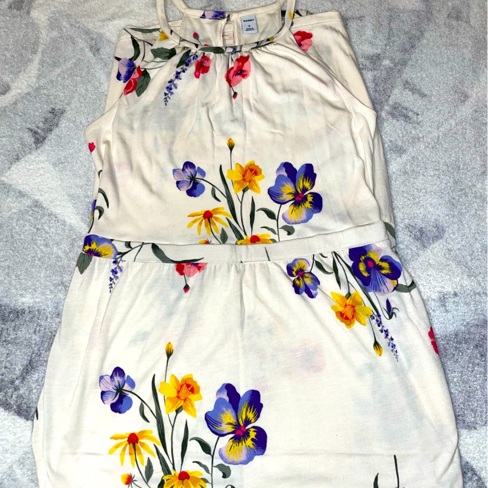 OLD NAVY- MAXI DRESS- COLOR: CREAM/MULTI FLORAL- SIZE M